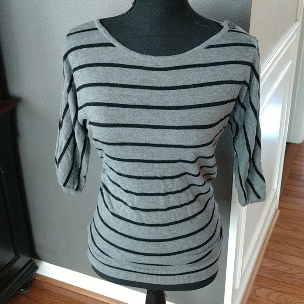 Black and gray Express top in size XS